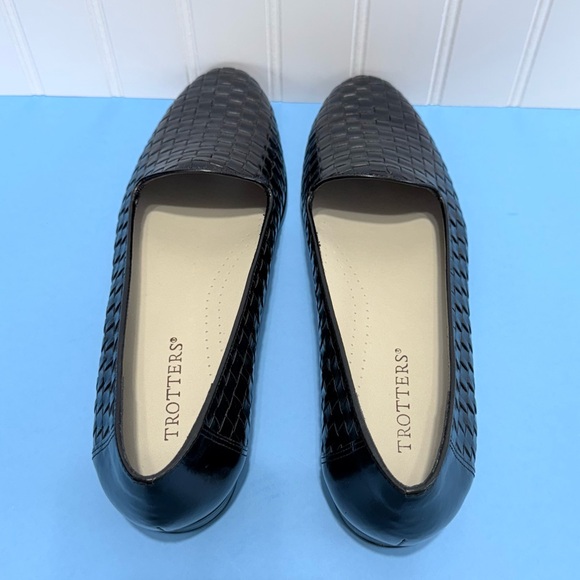 Women Black Trotters Liz Loafers size 11M - Picture 12 of 17